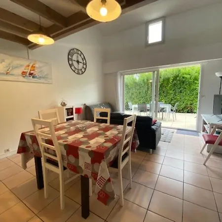 Casa de Férias Maison 3 Ch. à Avec Jardin, Wifi Et Animaux Acceptés - Fr-1-494-143